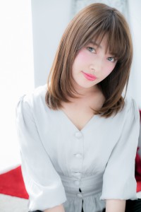顔周りを内巻きにするだけで・・・
