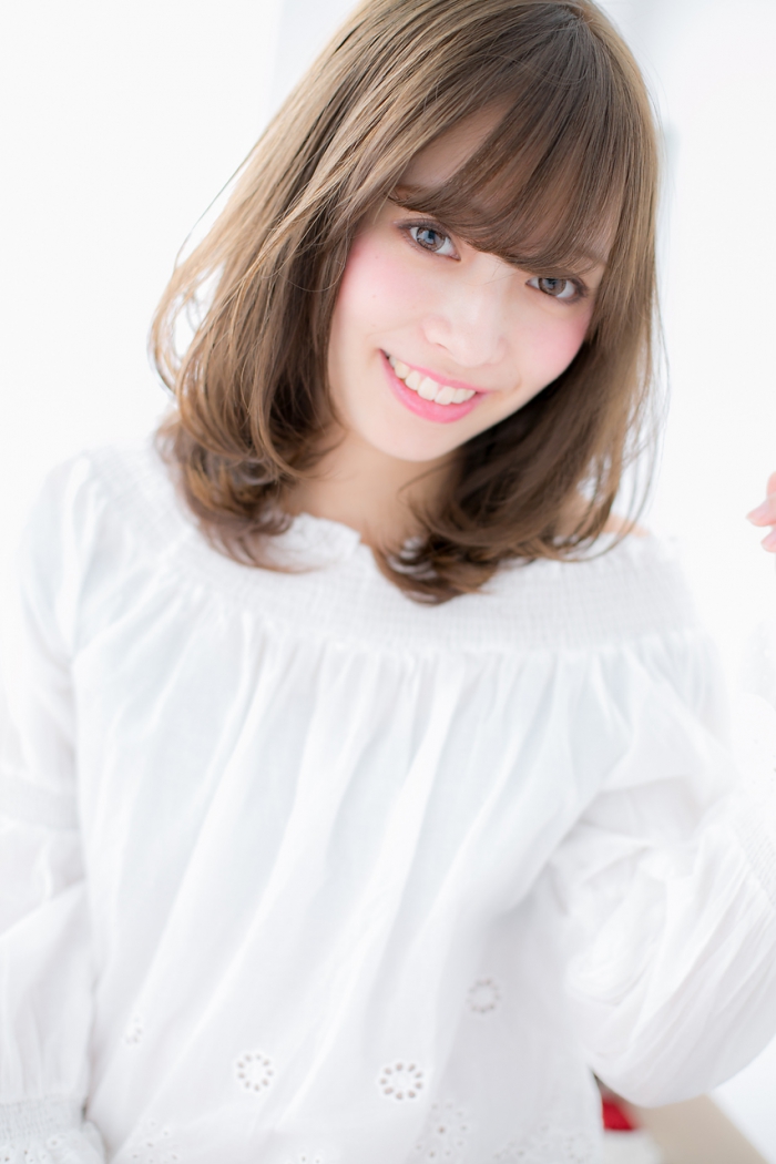 くせ毛風ゆるふわ抜け感セミディc